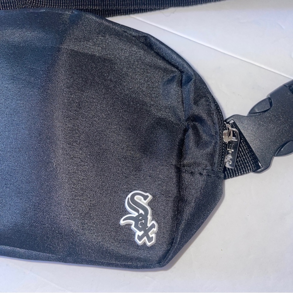 Chicago White Sox Crossbody Bag/Fannie Pack - Picture 2 of 10